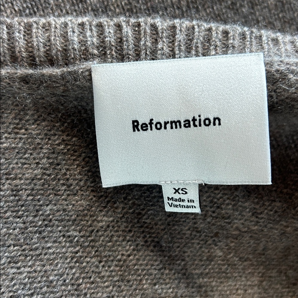 Reformation Clara Cashmere Crew Cardigan (Cocoa) - Picture 3 of 3
